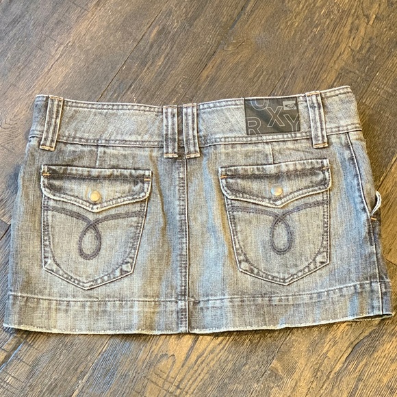 🛍2/$25 Roxy Distressed Jean Mini Skirt - Picture 2 of 5